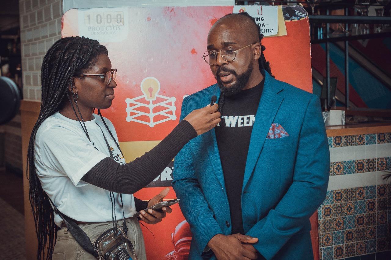 Livia Vente em uma palestra